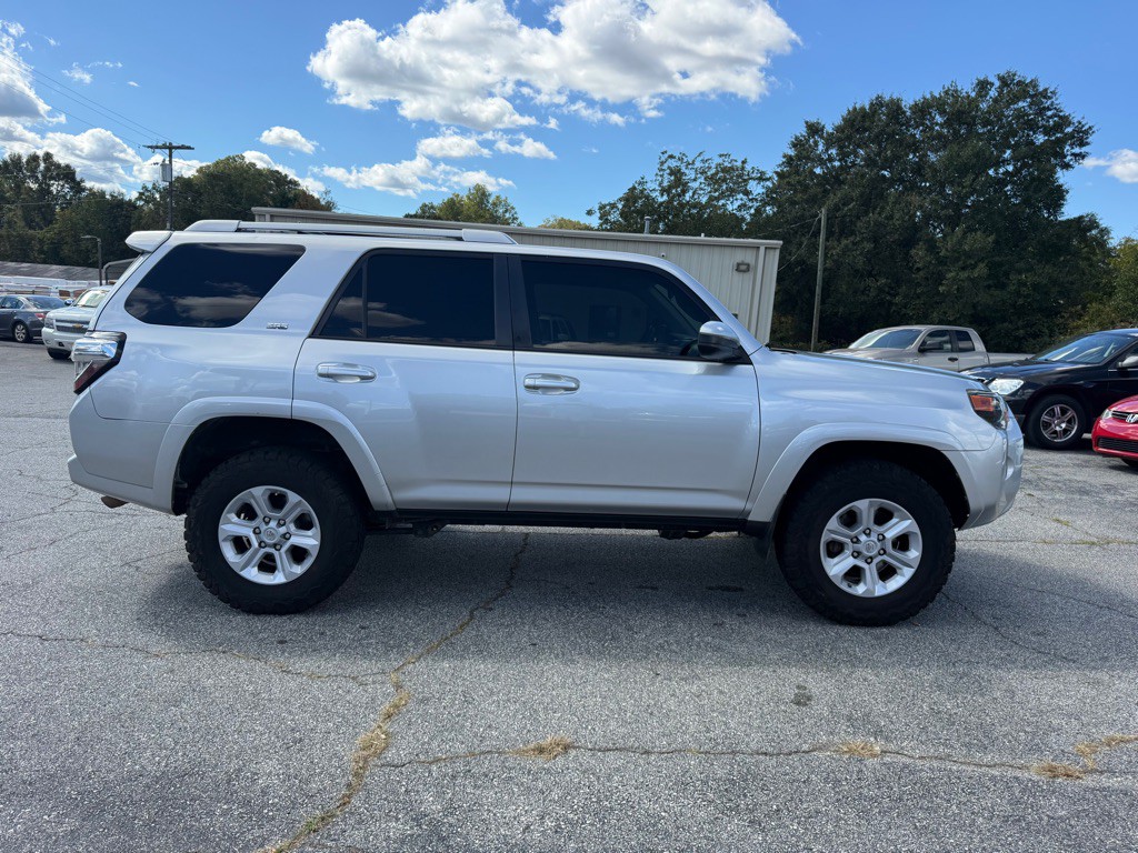 2016 Toyota 4Runner Image 8