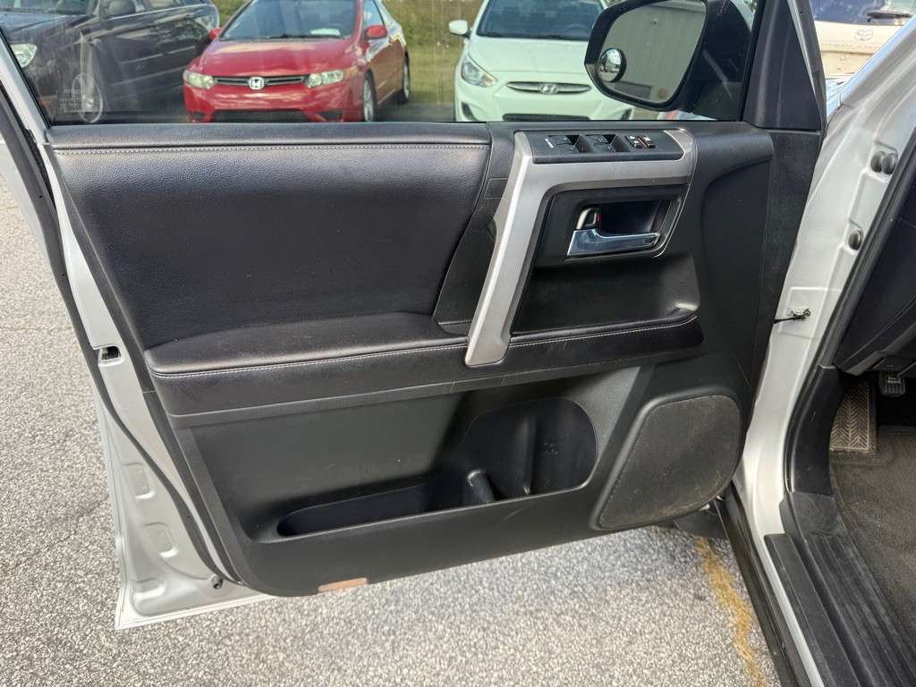 2016 Toyota 4Runner Image 13