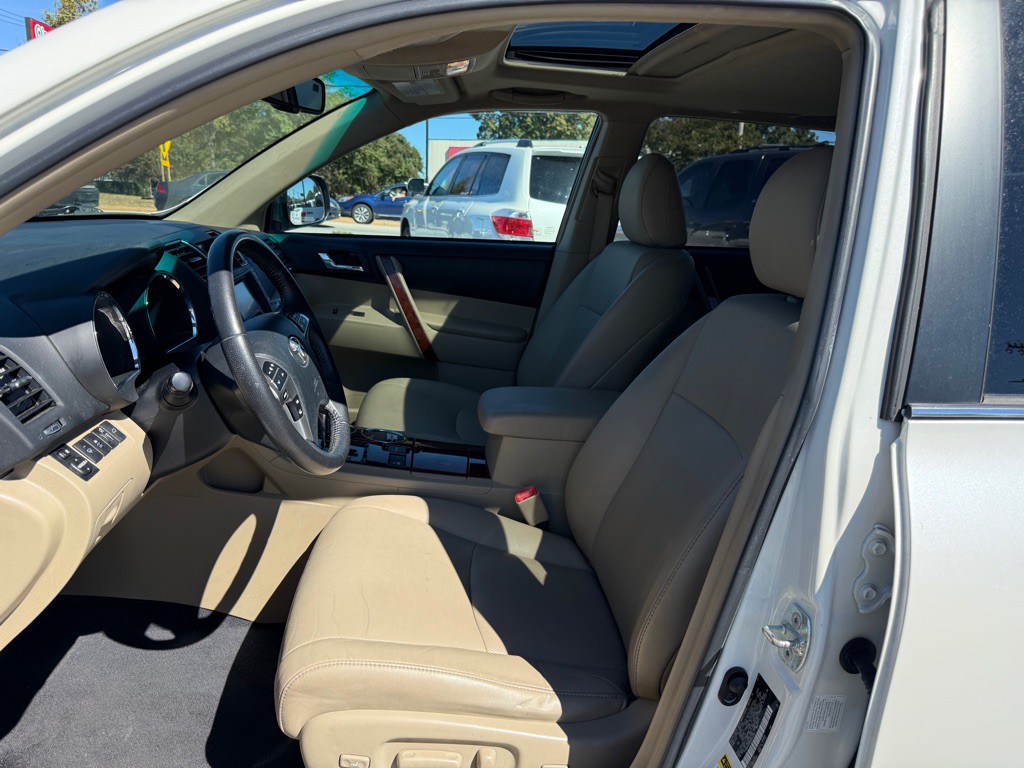 2011 Toyota Highlander Image 9