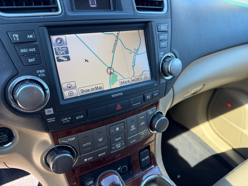 2011 Toyota Highlander Image 11