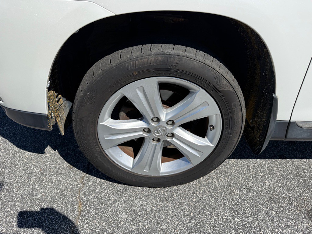 2011 Toyota Highlander Image 18