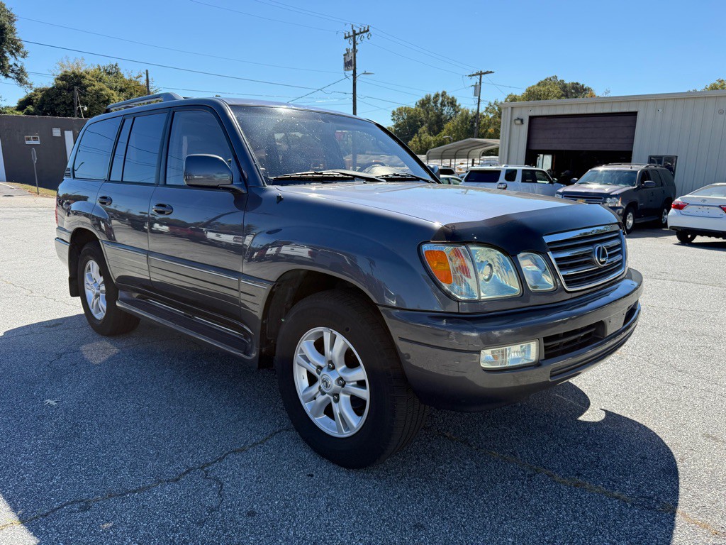 2003 Lexus LX 470 Image 3
