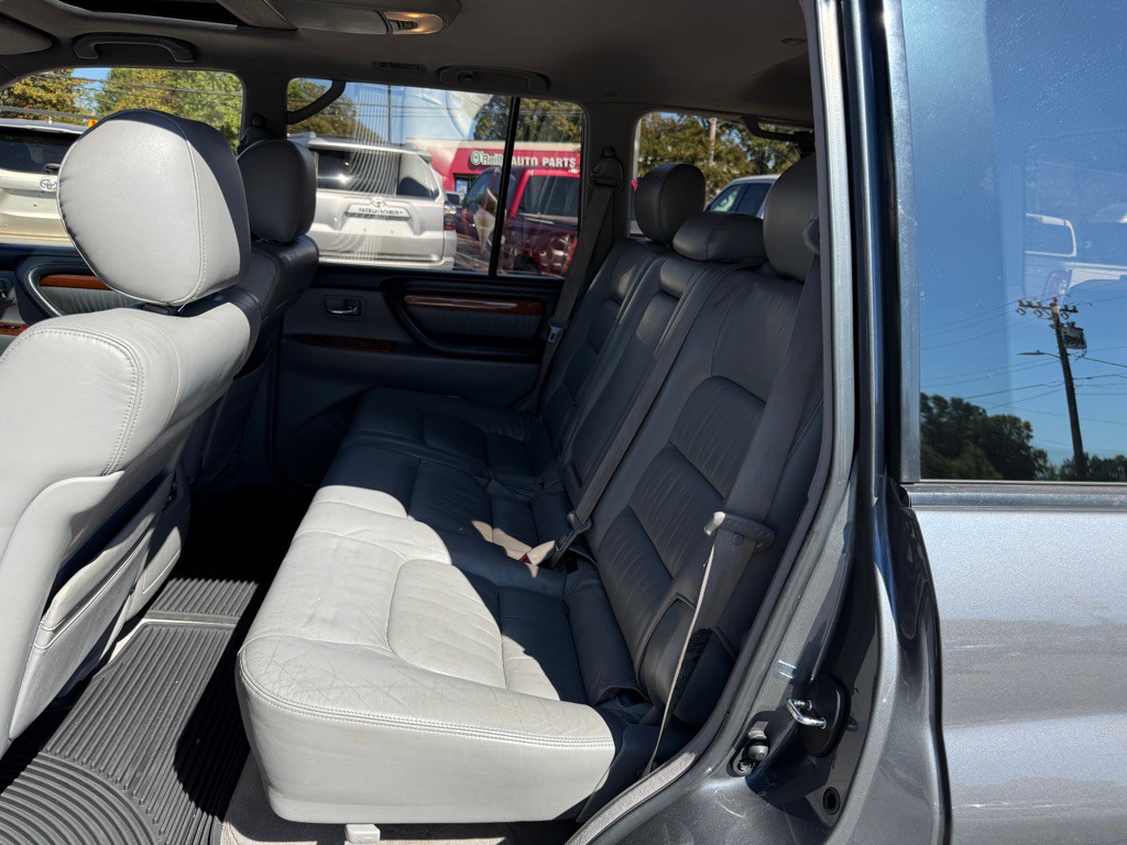 2003 Lexus LX 470 Image 14