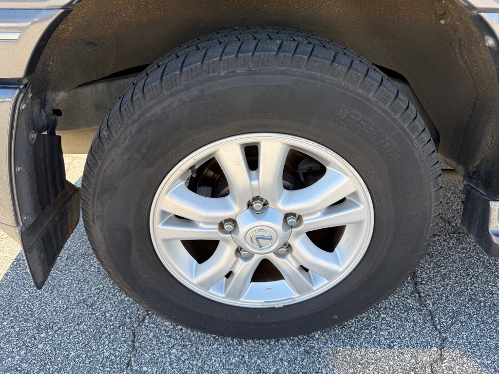 2003 Lexus LX 470 Image 18