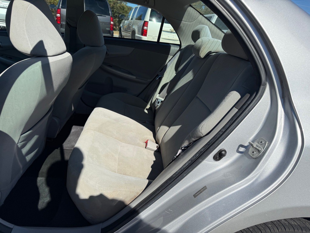 2010 Toyota Corolla Image 12