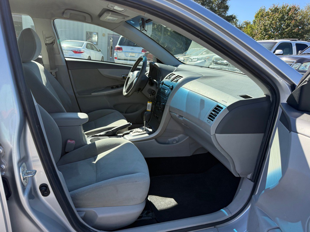2010 Toyota Corolla Image 13