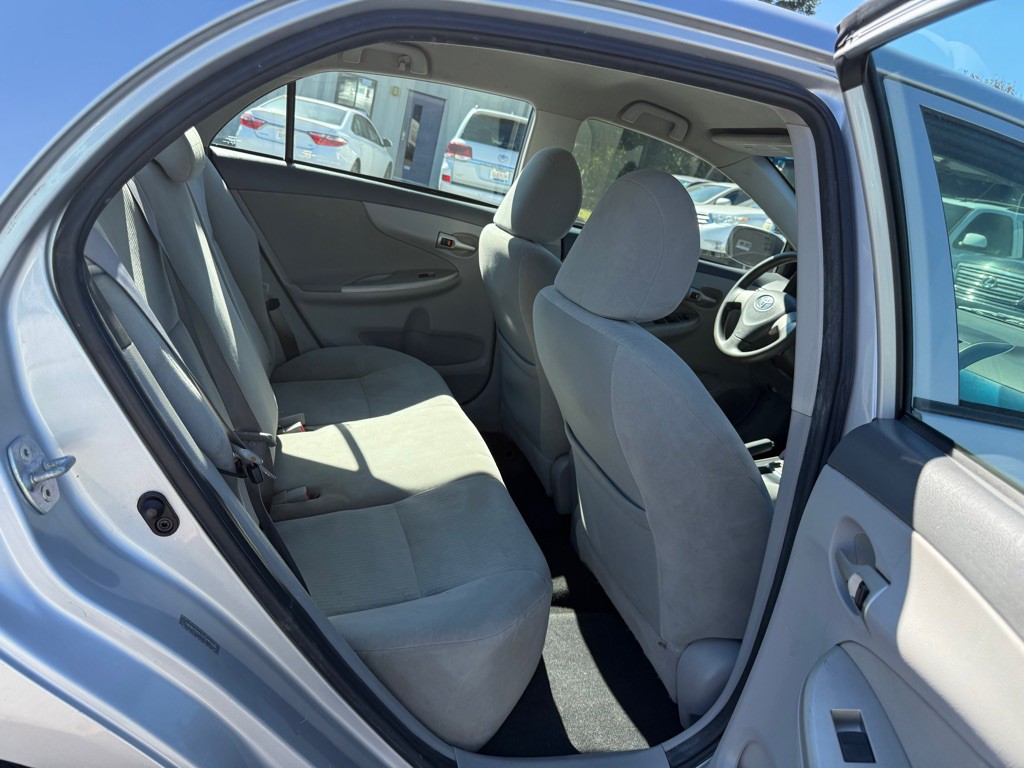2010 Toyota Corolla Image 14