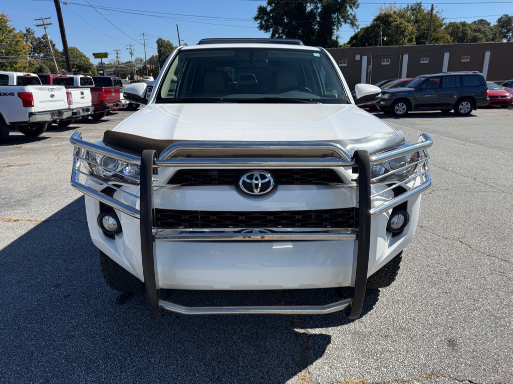 2016 Toyota 4Runner Image 2