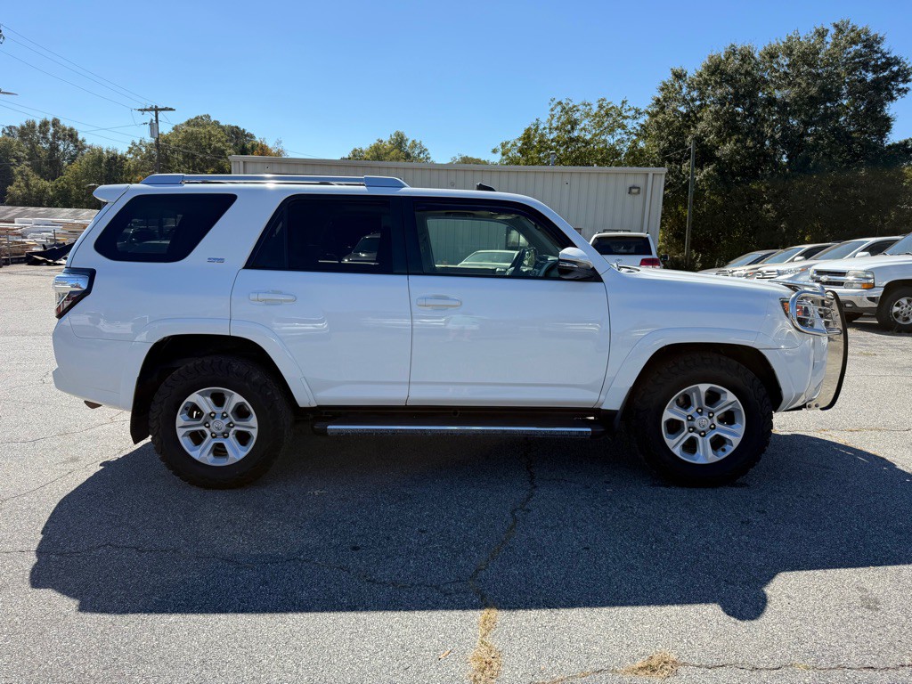 2016 Toyota 4Runner Image 8