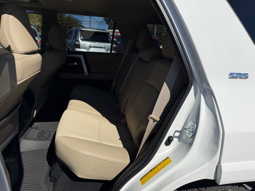 2016 Toyota 4Runner Image 14