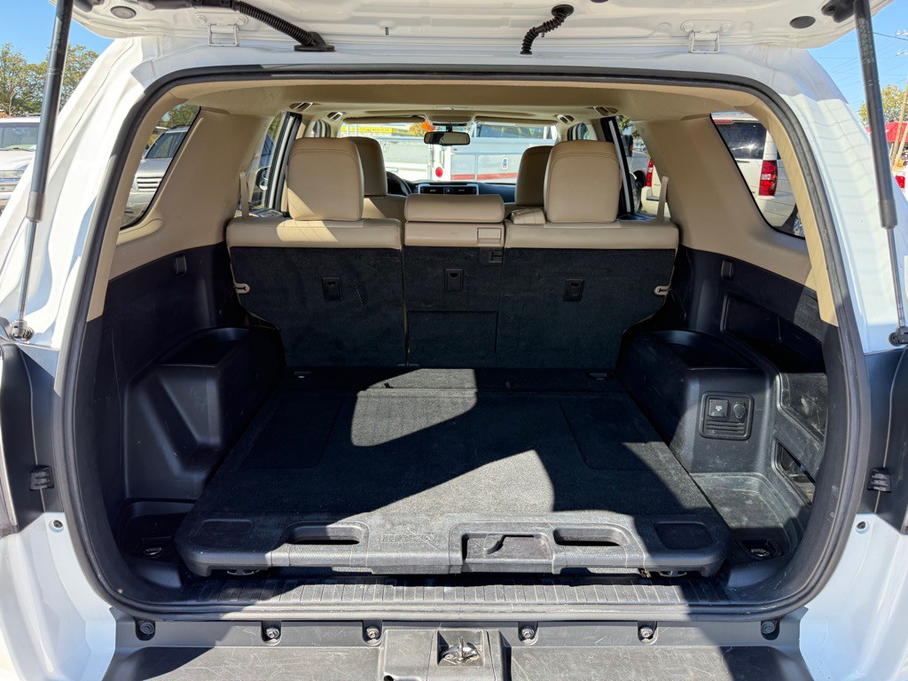 2016 Toyota 4Runner Image 15