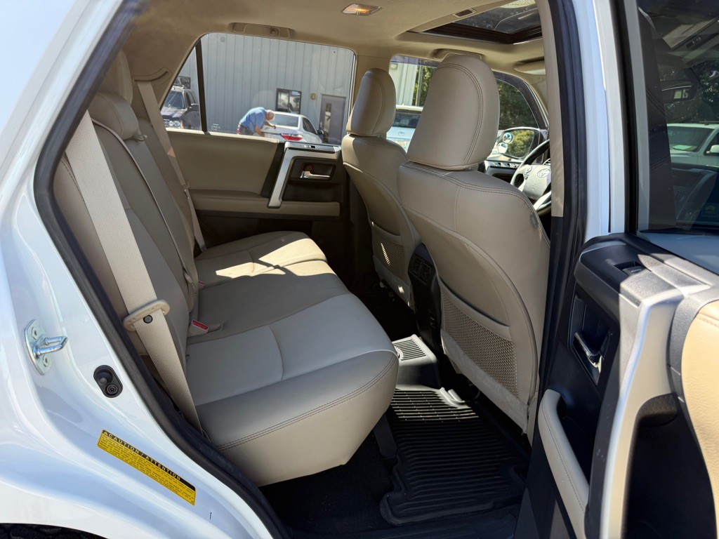 2016 Toyota 4Runner Image 17