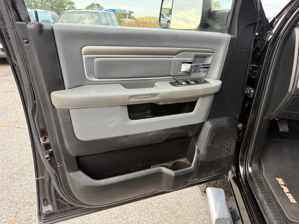 2018 RAM 2500 Image 12