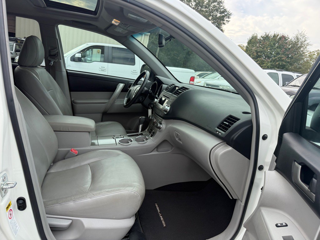 2012 Toyota Highlander Image 15