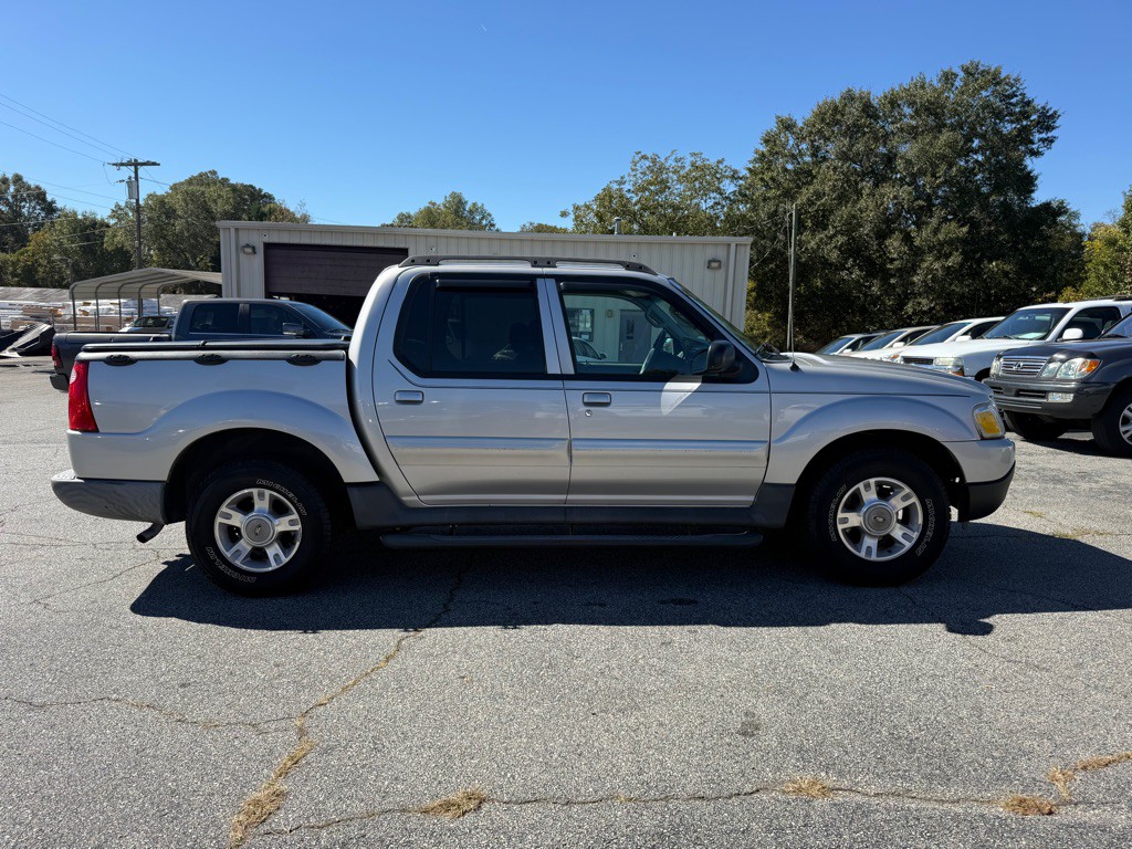 2004 Ford Explorer Image 8