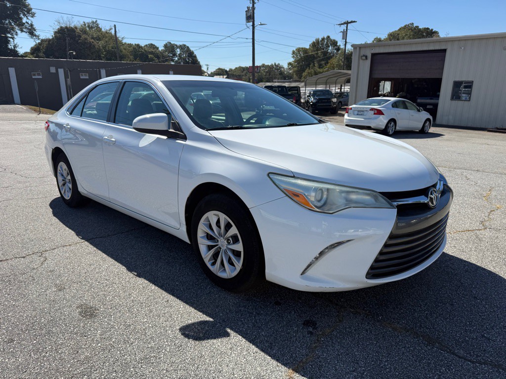 2015 Toyota Camry Image 3