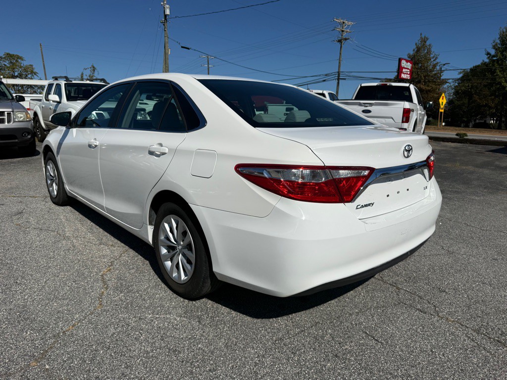2015 Toyota Camry Image 5