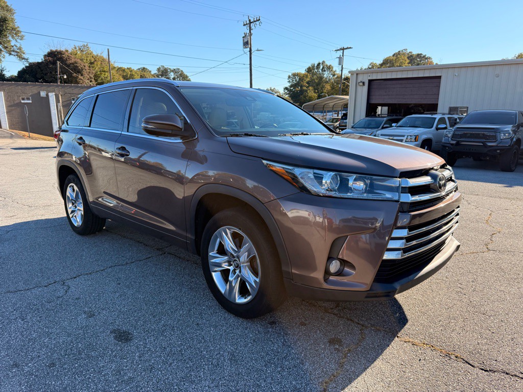 2017 Toyota Highlander Image 3
