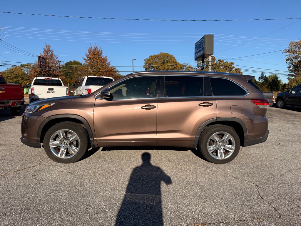 2017 Toyota Highlander Image 4