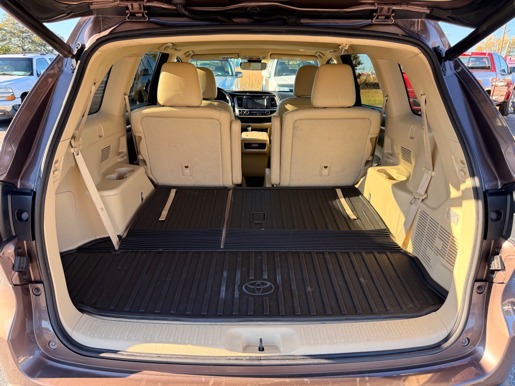 2017 Toyota Highlander Image 15