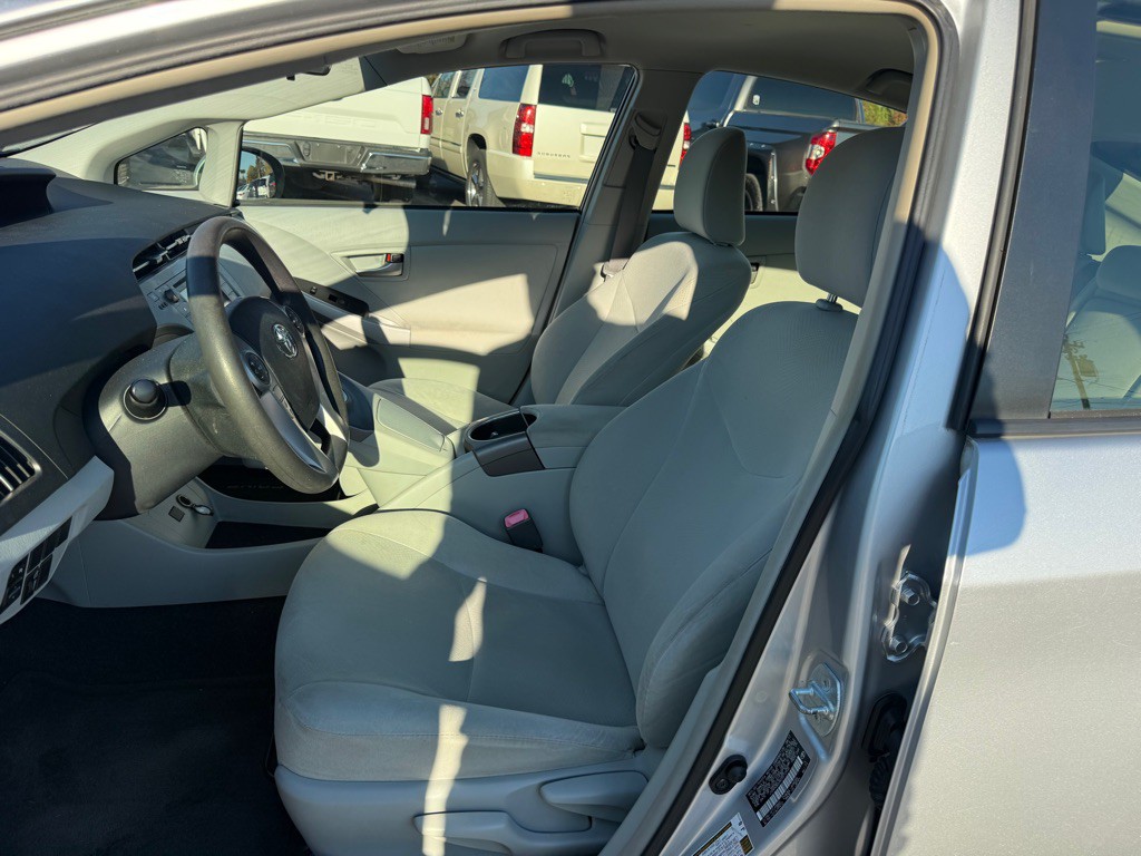 2012 Toyota Prius Image 8