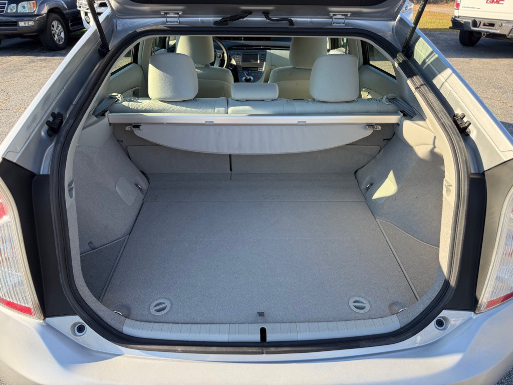 2012 Toyota Prius Image 11