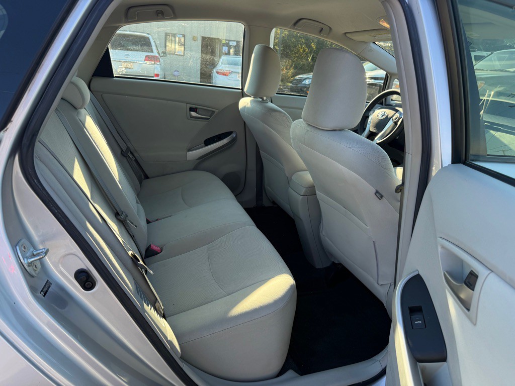 2012 Toyota Prius Image 13