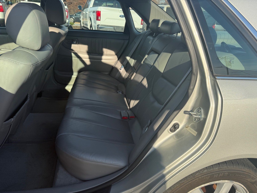2003 Toyota Avalon Image 12