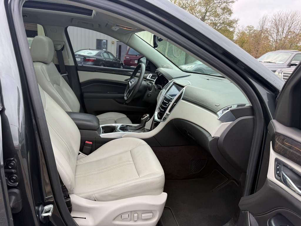 2016 Cadillac SRX Image 16