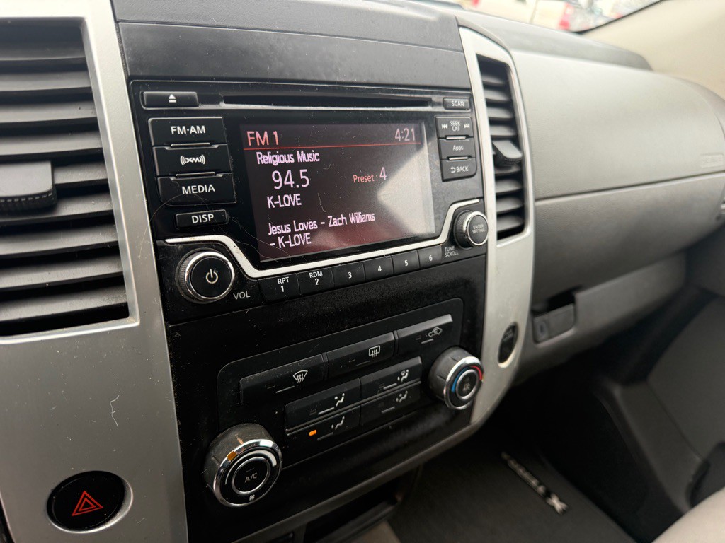 2015 Nissan Xterra Image 11