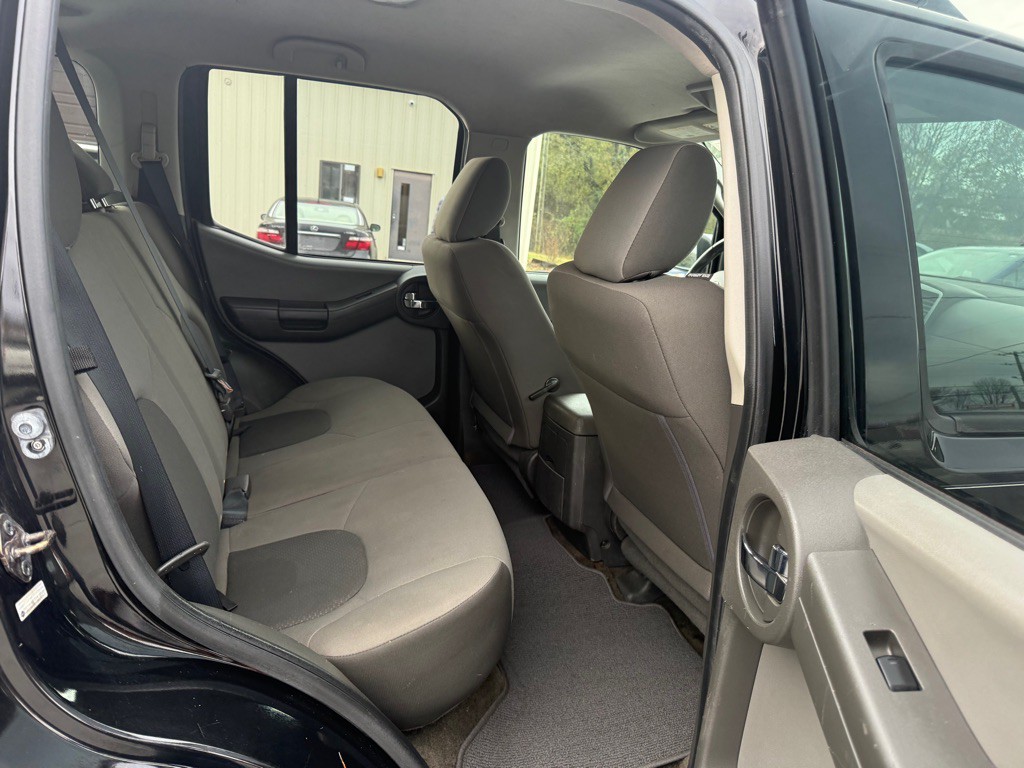 2015 Nissan Xterra Image 16