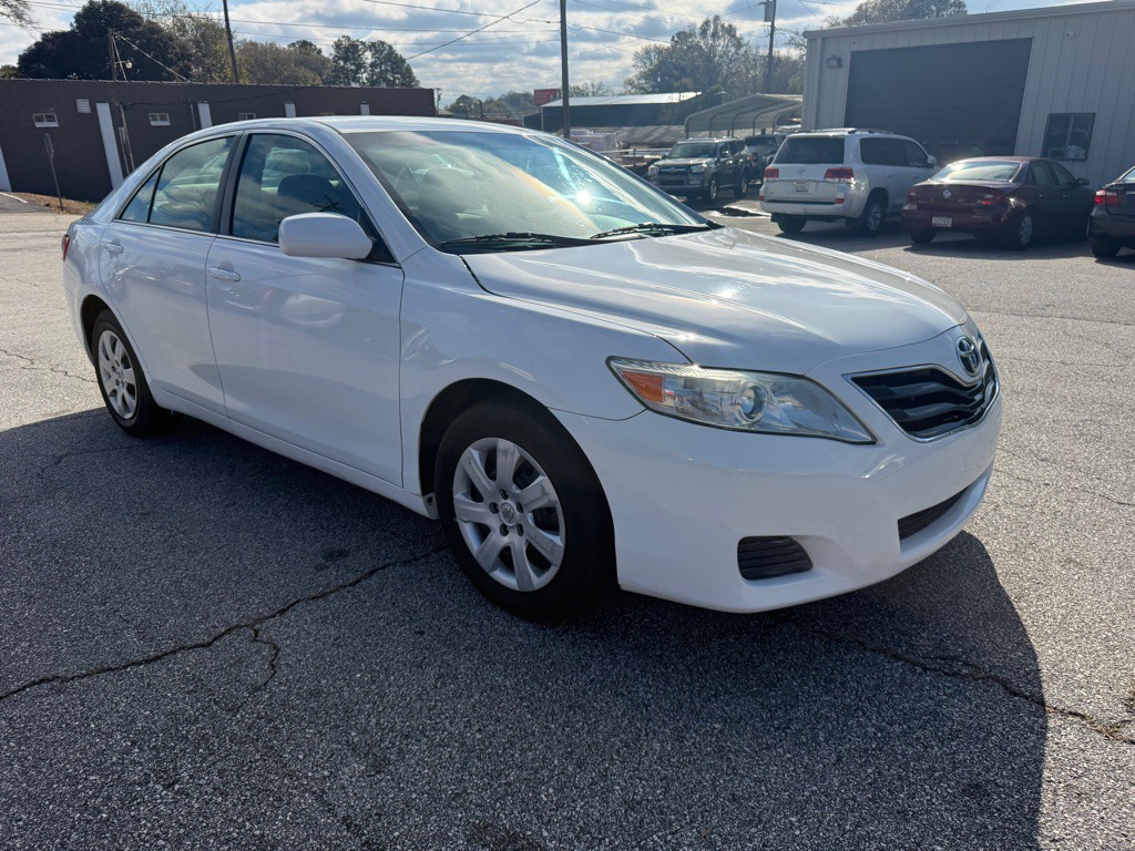 2011 Toyota Camry Image 3