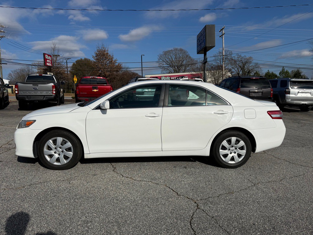 2011 Toyota Camry Image 4