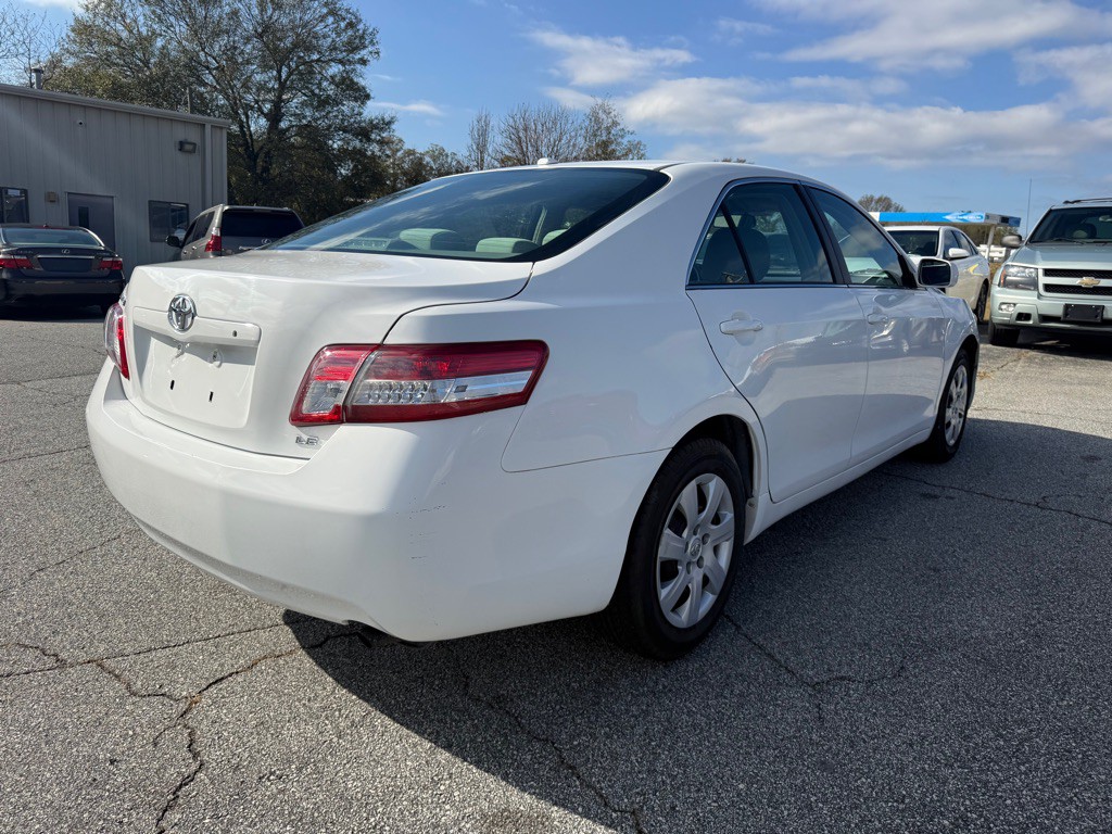 2011 Toyota Camry Image 5