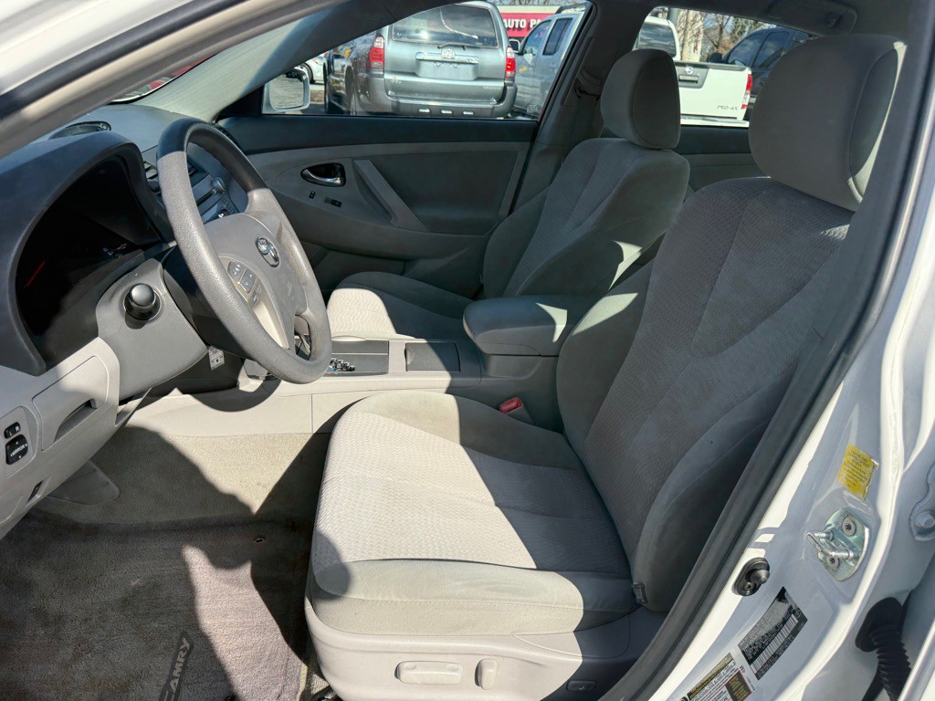 2011 Toyota Camry Image 7