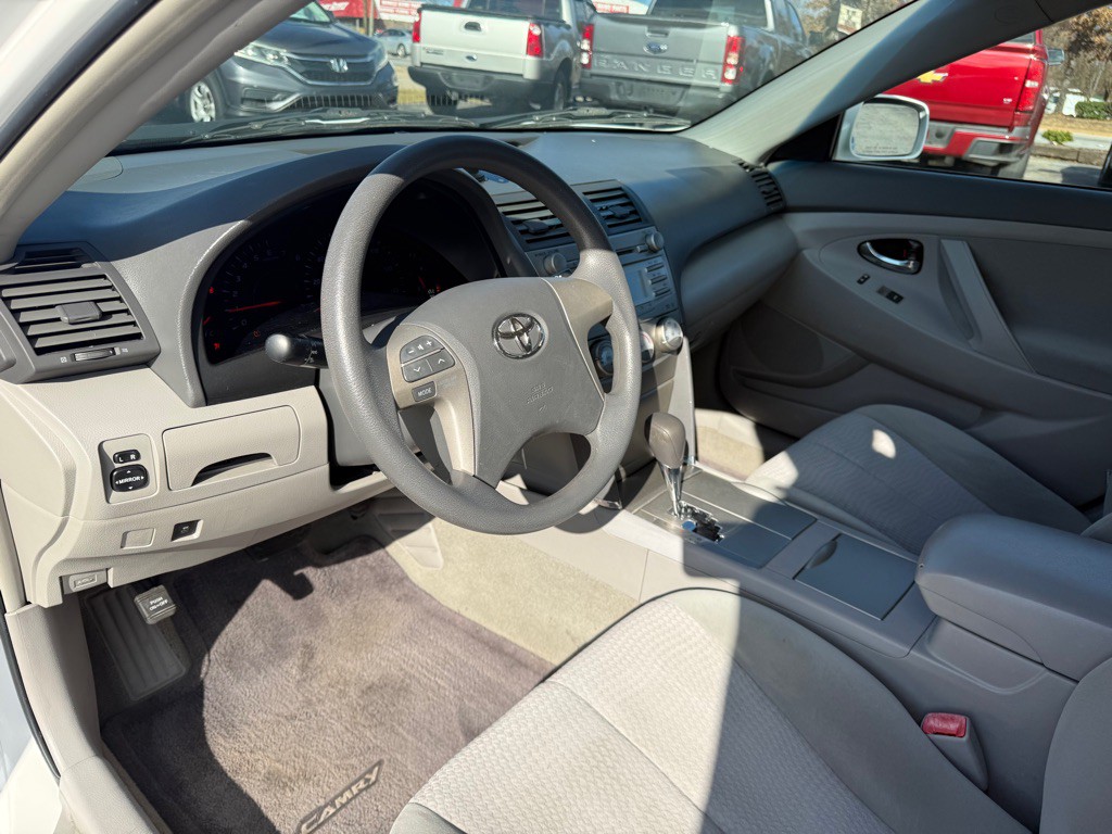 2011 Toyota Camry Image 8