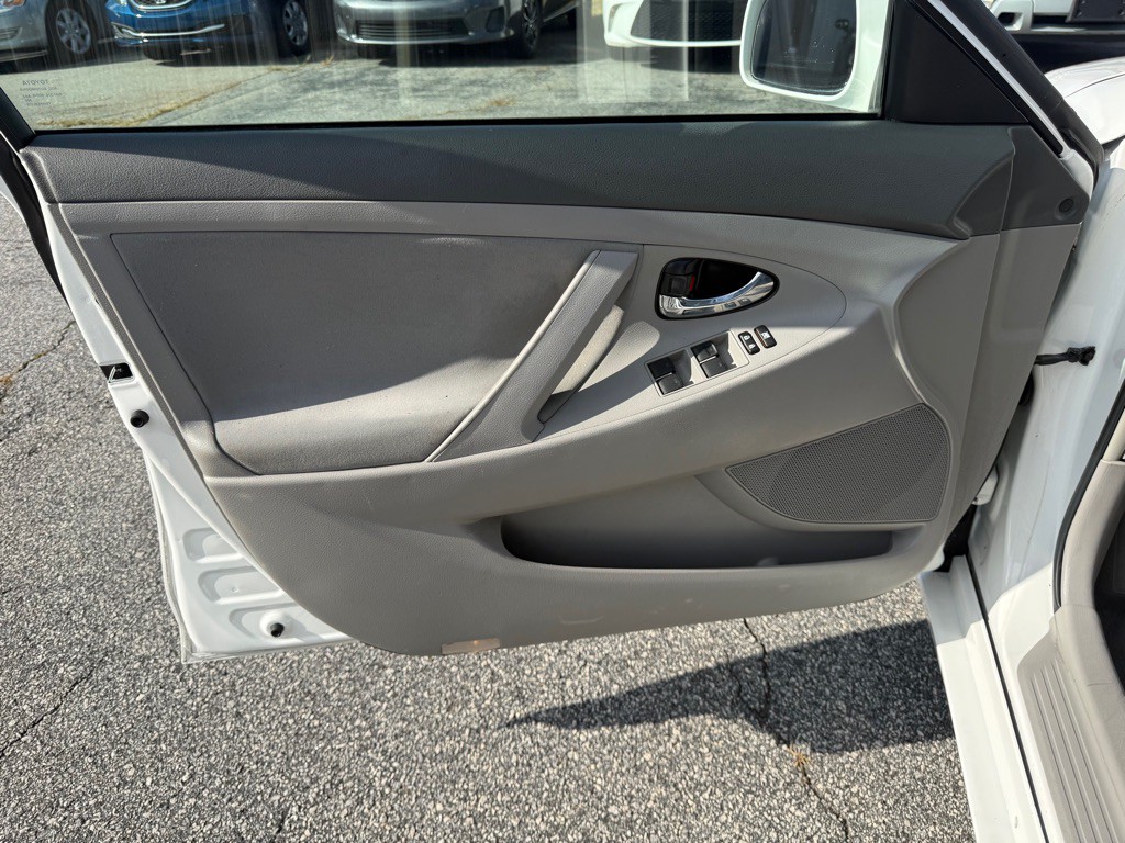 2011 Toyota Camry Image 9