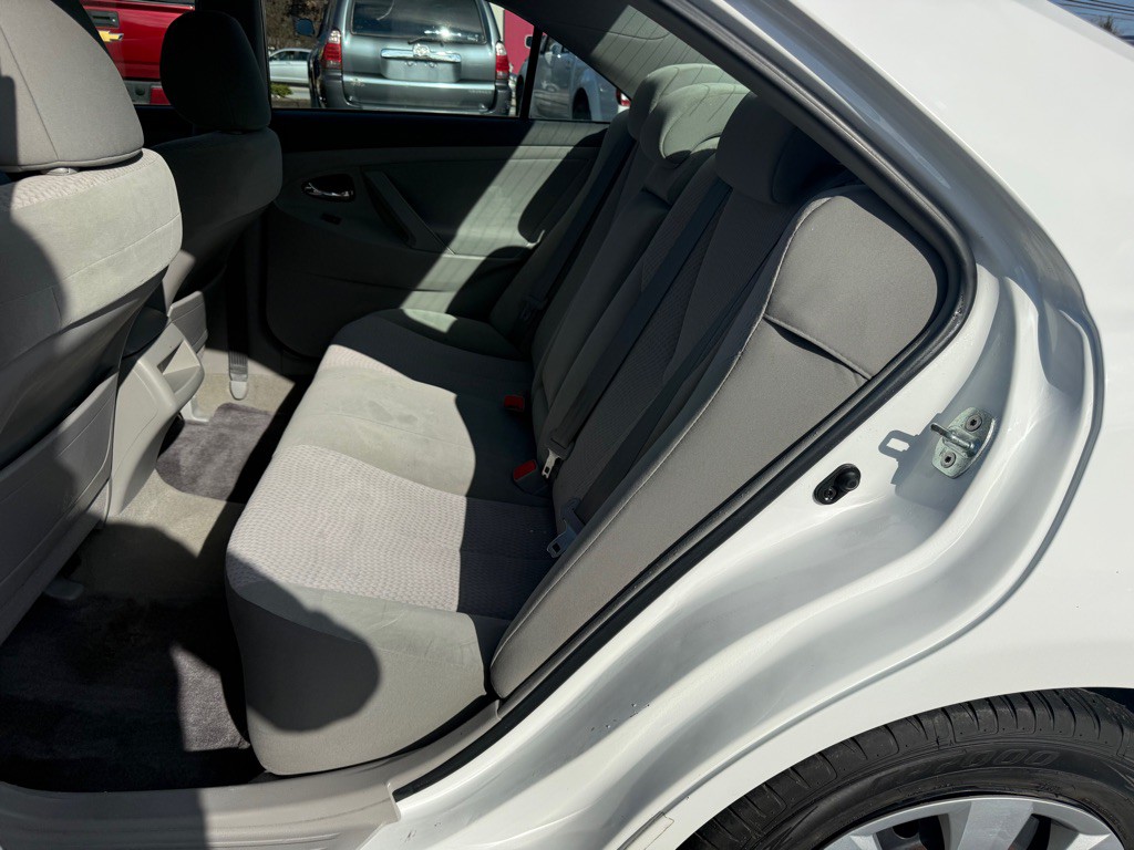 2011 Toyota Camry Image 10