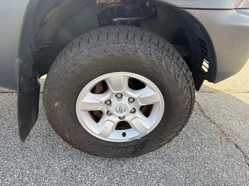 2015 Toyota Tacoma Image 14