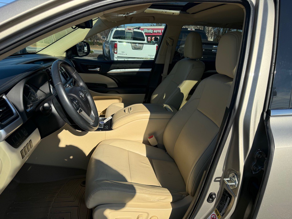 2014 Toyota Highlander Image 9