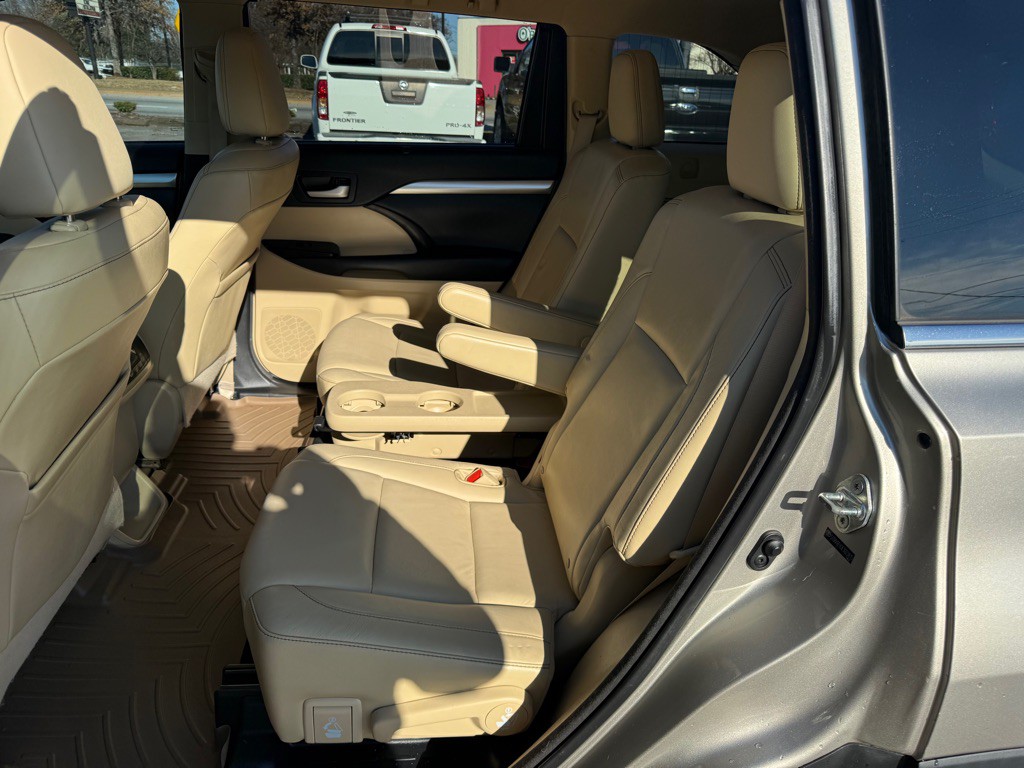 2014 Toyota Highlander Image 14