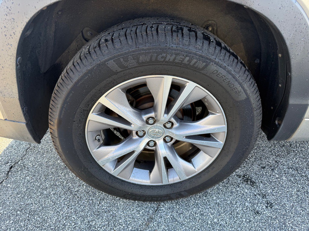 2014 Toyota Highlander Image 18