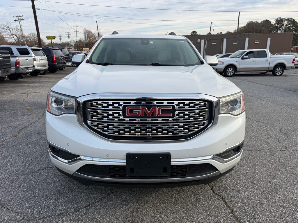 2017 GMC Acadia Image 2