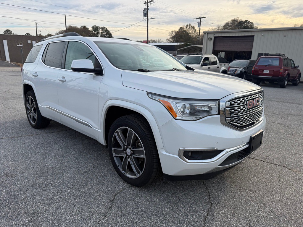 2017 GMC Acadia Image 3