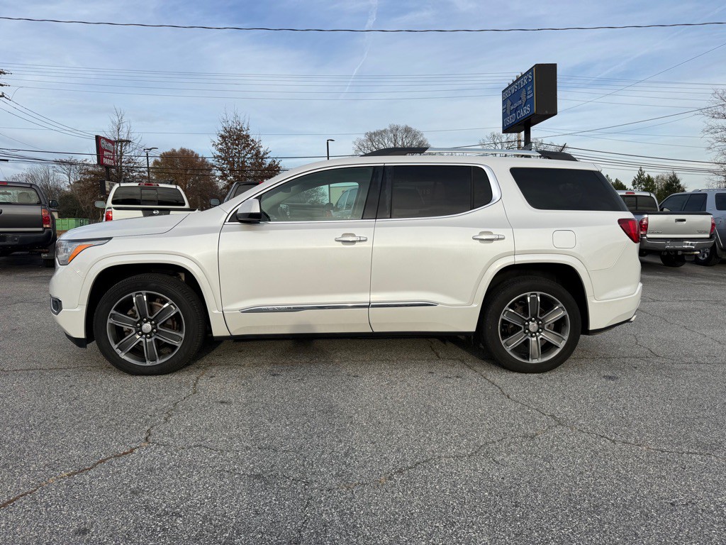 2017 GMC Acadia Image 4
