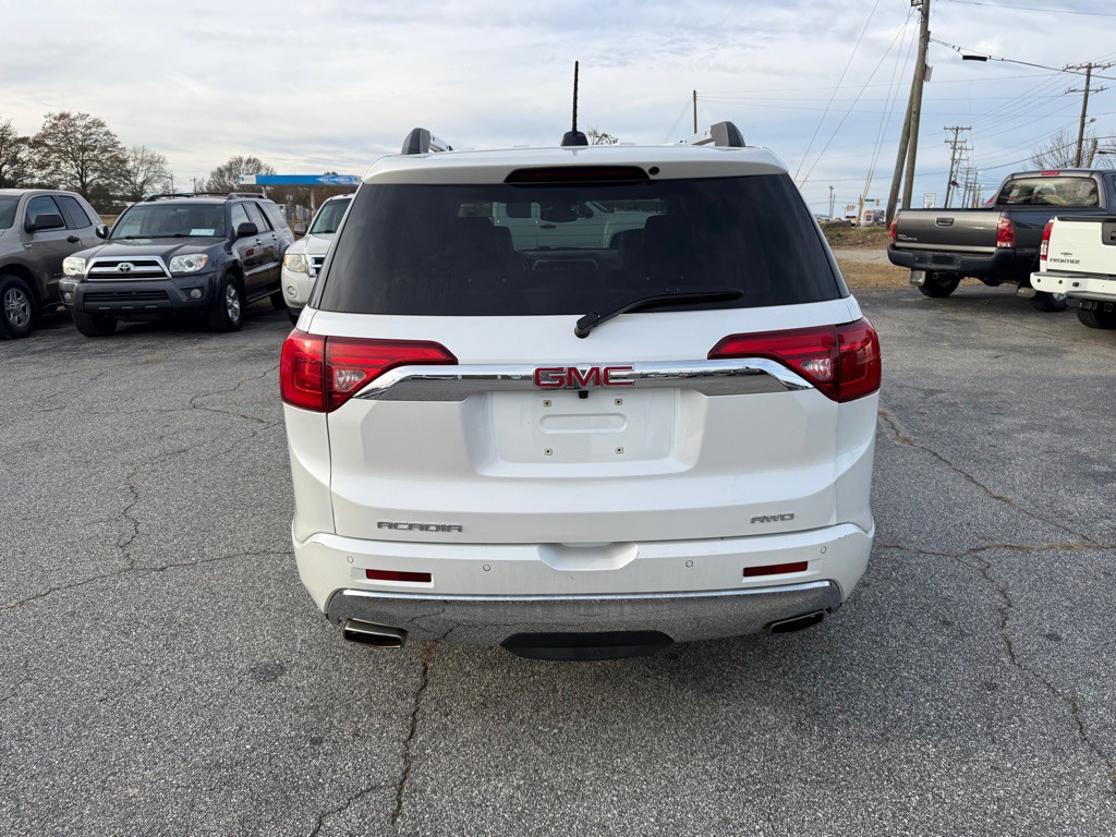 2017 GMC Acadia Image 5