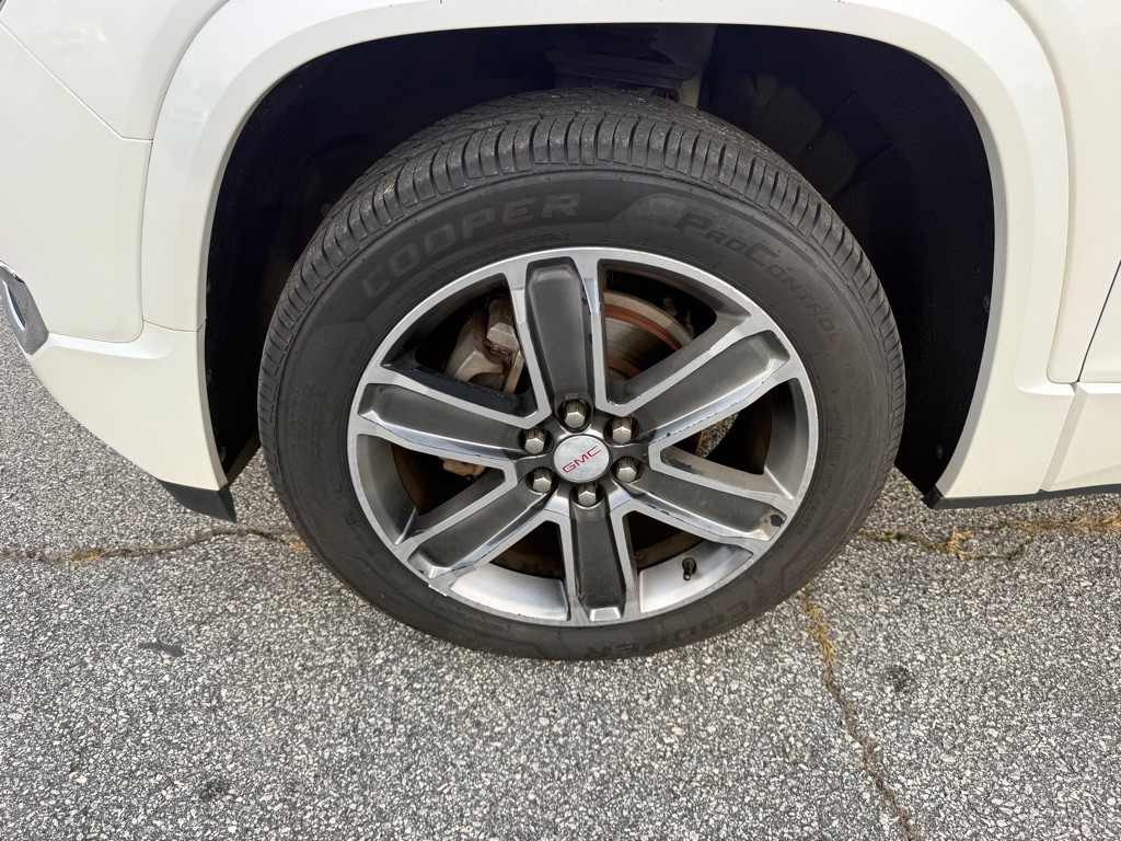 2017 GMC Acadia Image 16