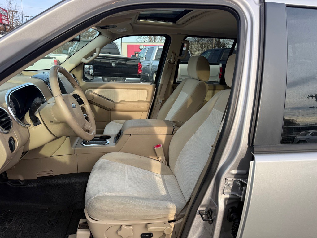 2008 Ford Explorer Image 9