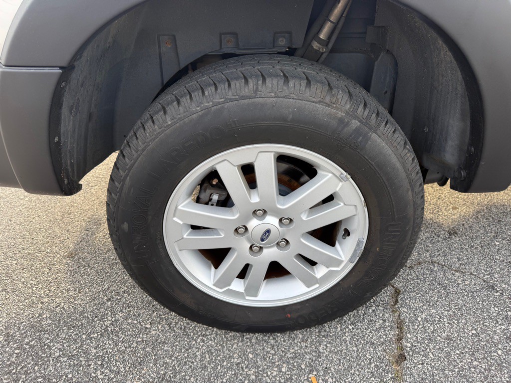 2008 Ford Explorer Image 16