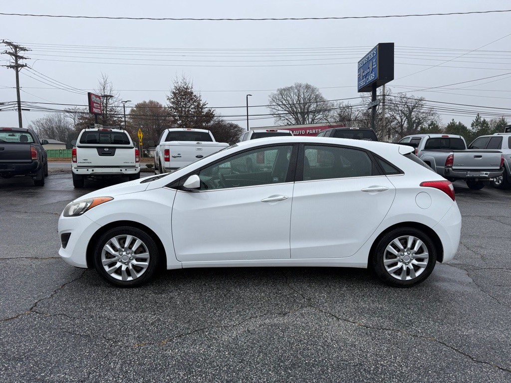 2017 Hyundai Elantra Image 4